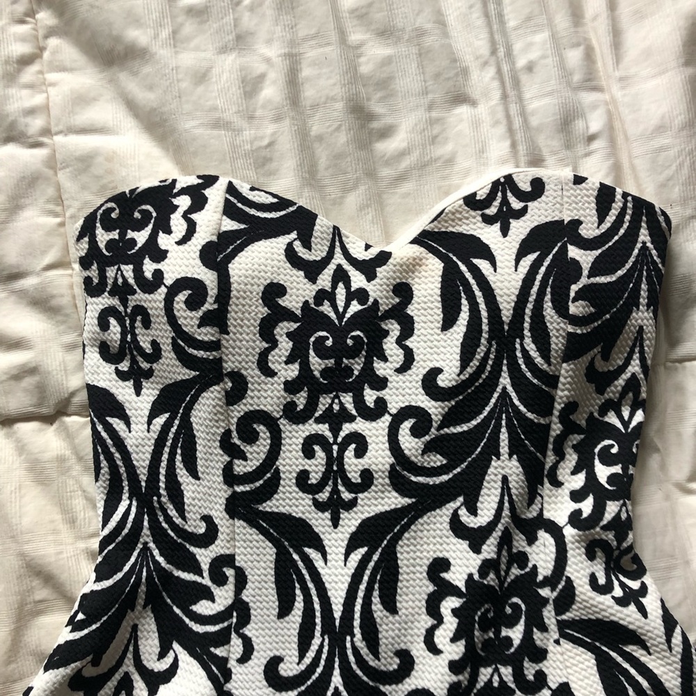 NEW Floral print dress medium - Picture 2 of 5